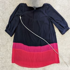 Jessica Howard pleated dress. Blue, red, pink. 16W
